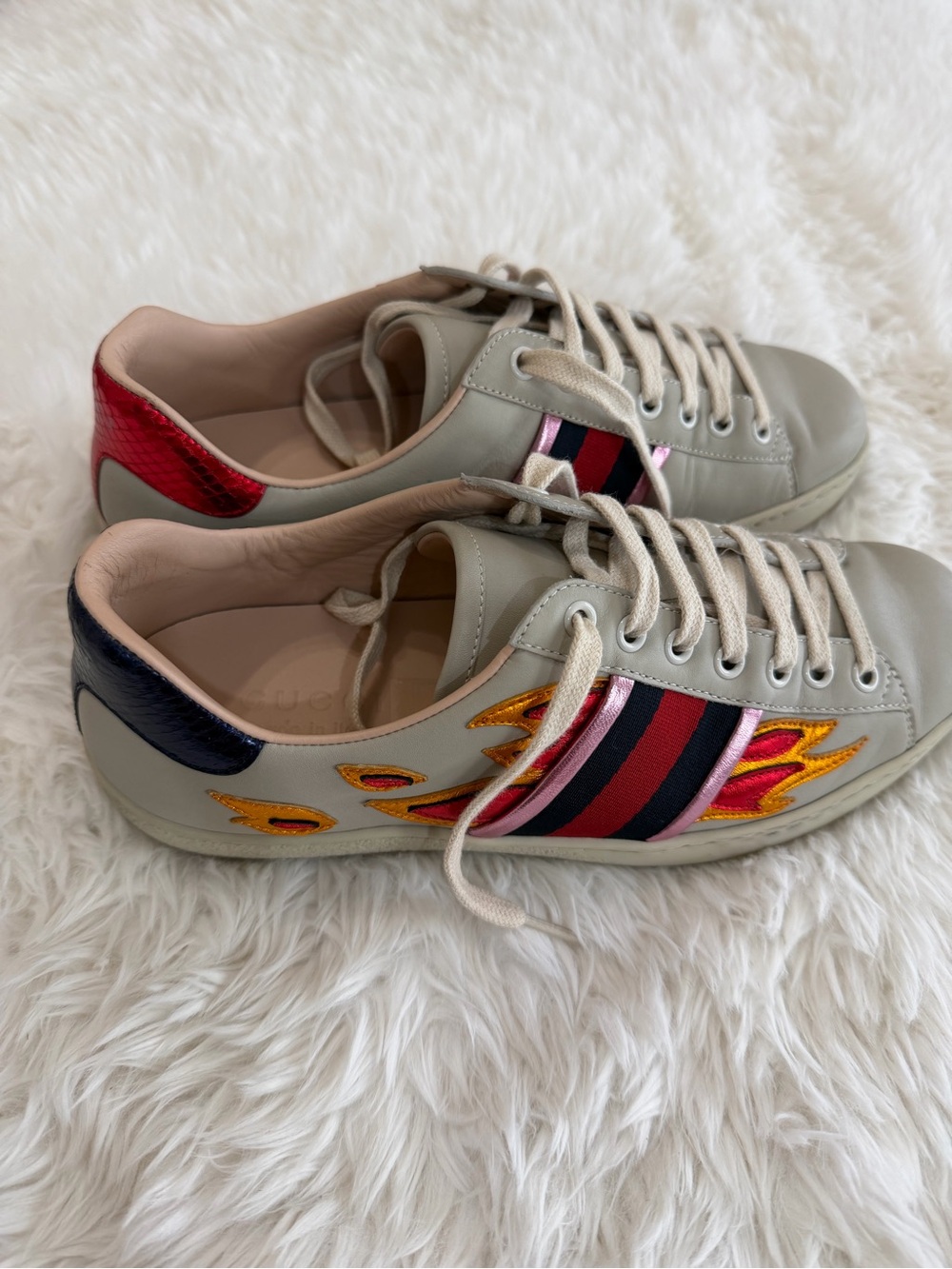Gucci Ace Men's Leather Sneakers Flame Web
Size 6.5 US 7 Gray Red Blue